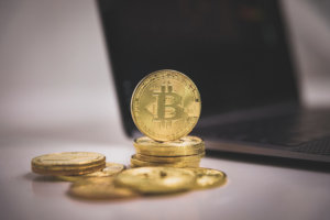 【今後】ビットコインだけ暴騰!?大数の法則から分かりやすく解説します!