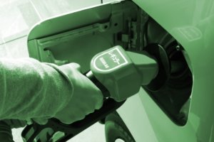 原油(オイル)が18年ぶりの最安値に!?今度の見通しについて【商品先物】