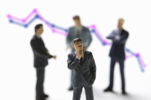 人身売買に関与した企業の資産凍結で株価暴落!?アマゾン社CEOが辞任か。