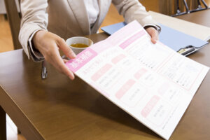 コロナワクチンで保険金が出ない事例が多発！？ルーマニアはワクチン停止へ！