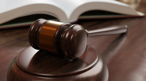 米最高裁が企業のワクチン義務化を認めず!オミクロンは風邪程度か!?