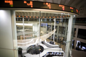 NYダウが4日続落！ガソリン価格抑制のトリガー条項について解説！