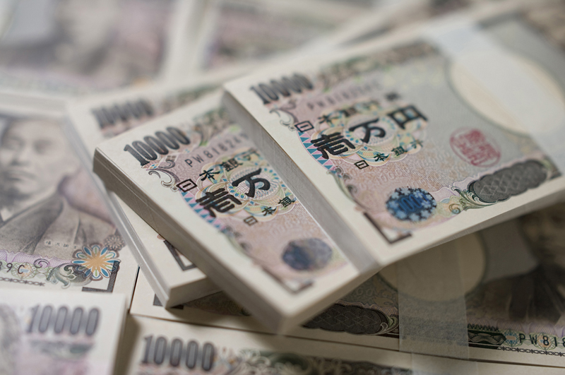 日本円の独歩安で円がルーブルを下回った？政府は原油価格高騰の対策を早急に決定へ。