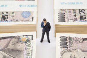 ドル円は20年ぶりに130円台へ到達。なぜロシアは日本に制裁を課している?