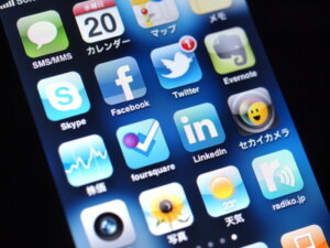 イーロンマスク氏がツイッター社を買収へ。フランス大統領選でも不正が見つかった?