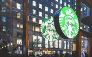 スターバックスもロシアより撤退へ。サル痘はコロナワクチン後遺症か?