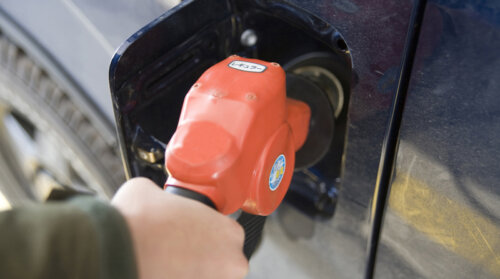 アメリカのガソリン価格が1ガロン5ドル超えへ。アメリカで入国前コロナ検査を撤廃か。