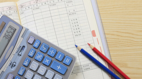 円安によって半数近くの企業が経営マイナスに。日本のiPhone販売価格が世界最安か。
