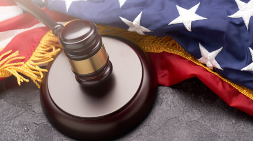 米連邦最高裁が中絶の憲法上の権利を否定へ。5月消費者物価指数が2.1%上昇か。