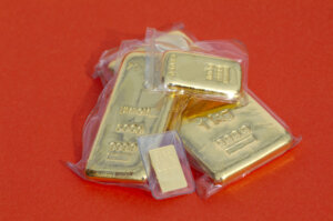 ユーロドルは0.97ドル付近まで下がってから上昇か。金(ゴールド)も今後上昇する?