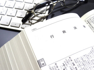 大手キャリアauのKDDI社が行政処分の可能性?ロシア企業が人材流出防止のため給与を引き上げか。