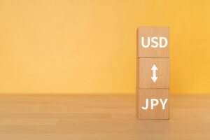 ドル円は130円台へ下落。最低賃金の31円引き上げは過去最大か。