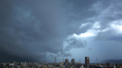 日本に上陸した台風は2000年以降最も低い気圧か。台湾で立て続けに大きな地震が発生へ。