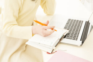 英中銀は0.75％利上げへ。フリーランス保護新法で50万円以下の罰金を追加か。