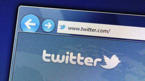 トランプ氏のツイッターアカウントが復活か。内閣支持率は最低を更新へ。