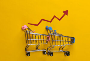 11月消費者物価指数は3.7%上昇か。大企業の冬のボーナスは3年ぶりに増加へ。