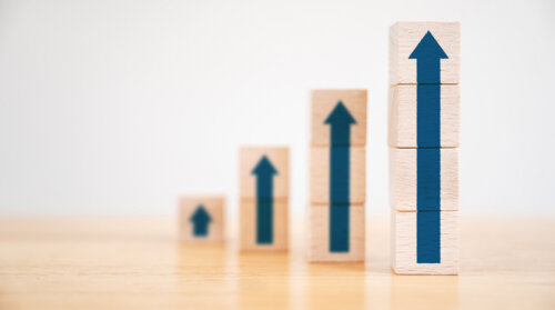 ECBは2会合連続で0.5%の利上げか。130万円の壁を見直し検討へ。