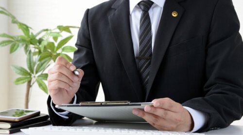 スシローの対応に弁護士の9割が賛成か。自衛隊による偵察気球の撃墜は可能?