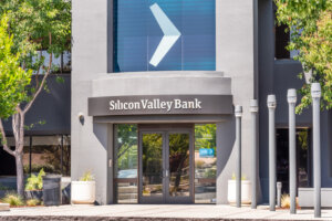 米政府シリコンバレー銀行を救済しないと明言へ。マスク着用は今日から個人の判断に。