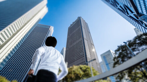 脱コロナによる来春採用を増やす企業が42%か。ウクライナ支援国は対ロ輸出をほぼ全面禁止検討へ。