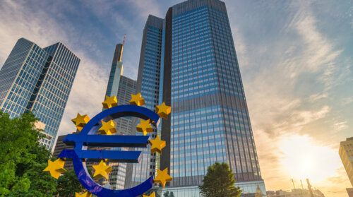 ECBは0.25%利上げへ。主要企業8割が5類移行に不安なしか。