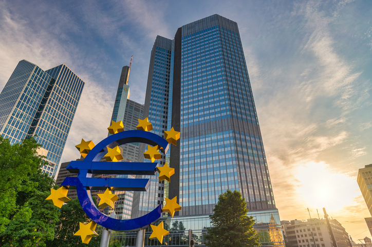ECBは0.25%利上げへ。主要企業8割が5類移行に不安なしか。