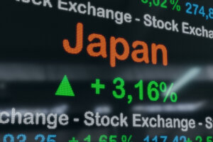 東証終値で日経平均株価は3万円超の高値へ。