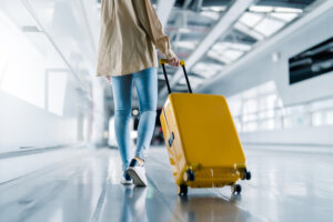 大型連休中の海外旅行が大幅増加か。教員不足が1,500人へ。