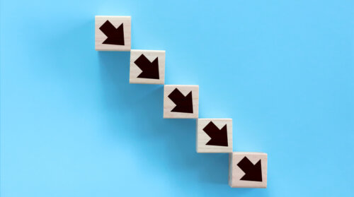 内閣支持率は35%に下落へ。