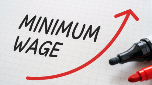 時給1,002円の最低賃金に不満の声か。