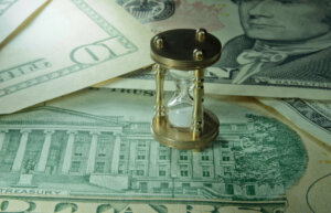 金融引締は2024年後半の可能性か。