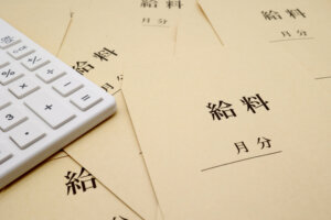 介護職を月6,000円賃上げ案で最終調整へ。