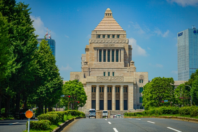岸田首相が安倍派の全員交代を検討へ。