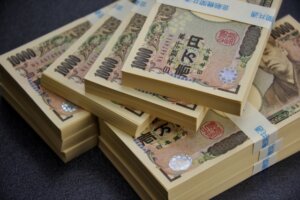 議員20人ほどが裏金1,000万円超を受けたか。
