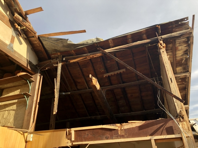 新耐震基準導入後の半数の木造家屋が全壊か。