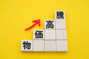 2023年の実質賃金は2年連続でマイナスか。