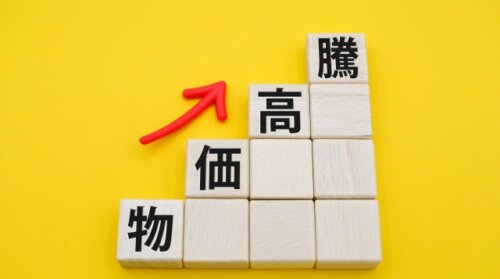 2023年の実質賃金は2年連続でマイナスか。