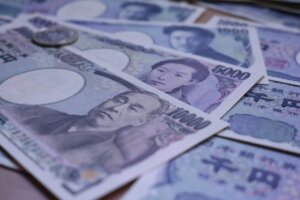 自民党が派閥の裏金をめぐり野党に報告へ。