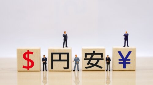 円相場が一時160円超えへ。