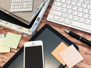 個人事業者7,615人が消費税無申告か。