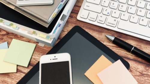 個人事業者7,615人が消費税無申告か。