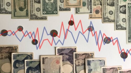 1ドル152円台で約34年ぶりの円安水準か。