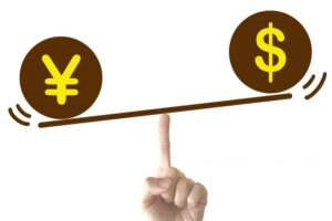 投機的な円売りドル買いでドル円は158円台に。