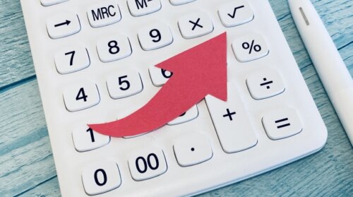 企業の7割が賃上げを実施か。