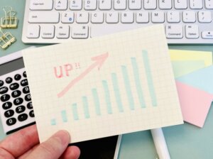 5月の米就業者数は予想を大幅に超えた27万2,000人増へ。