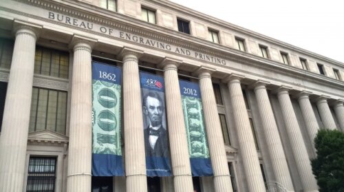 米FRBが金利調整を検討か。