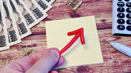 日経平均株価が歴史的大暴落から過去最大の上げ幅に。