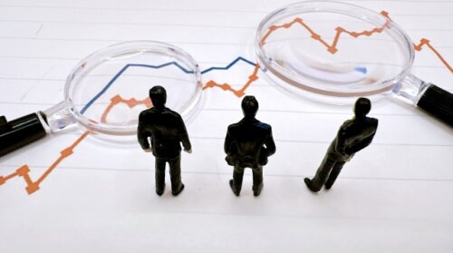 NYダウが史上初の4万3,000ドル台に。