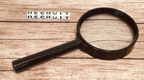 11月の有効求人倍率は3カ月ぶりに減少へ。