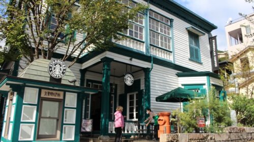 米スタバが業績不振で従業員を1,000人超を削減へ。